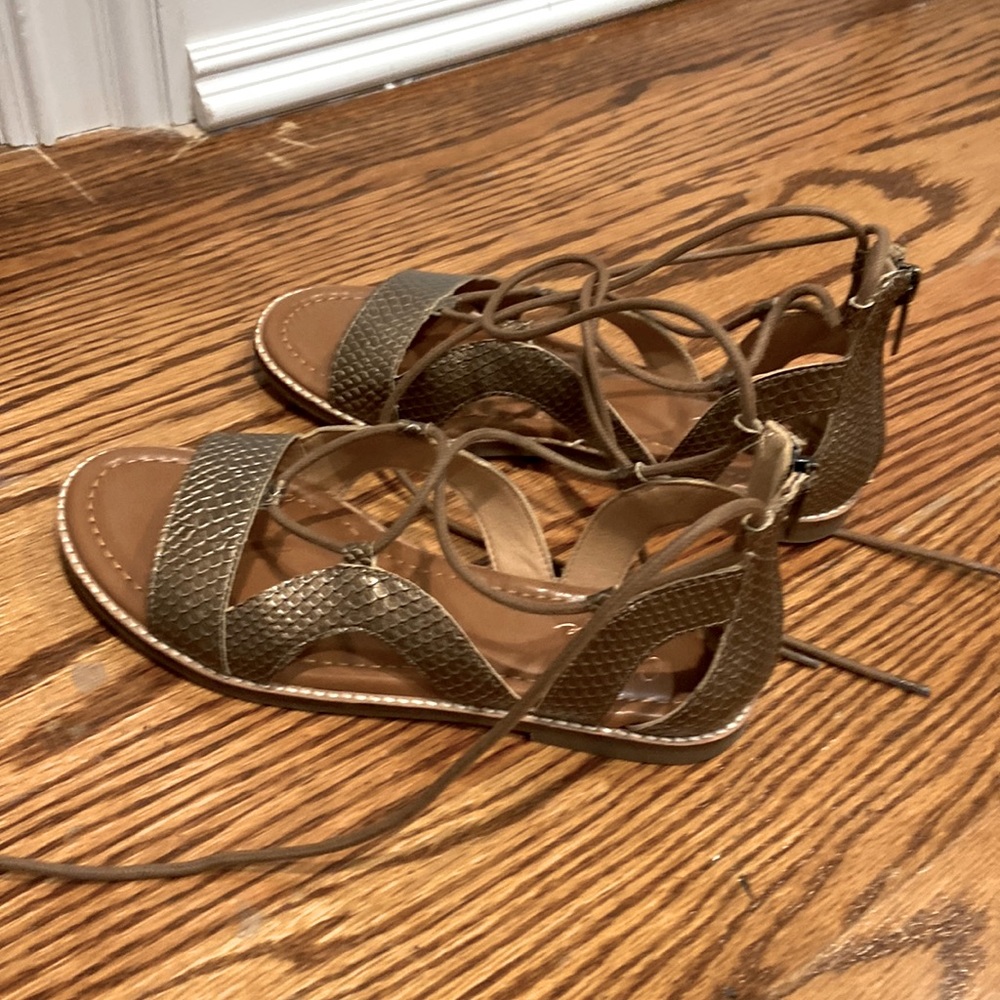 Crown Vintage Sandals- size 7